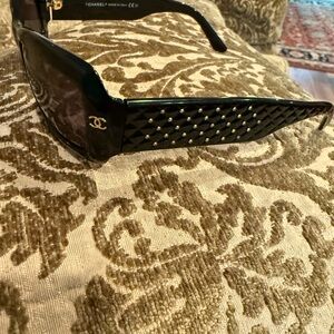 CHANEL Elegant vintage Black Sunglasses